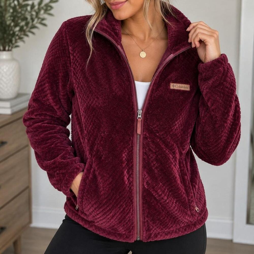 Burgundy columbia fleece jacket outdoor